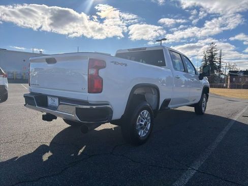Used 2025 Chevrolet Silverado 2500 LT w/ Convenience Package image 9