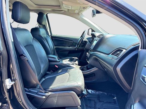 Used 2020 Dodge Journey Crossroad FWD image 28
