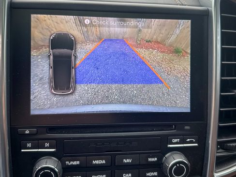 Used 2017 Porsche Cayenne Turbo image 33