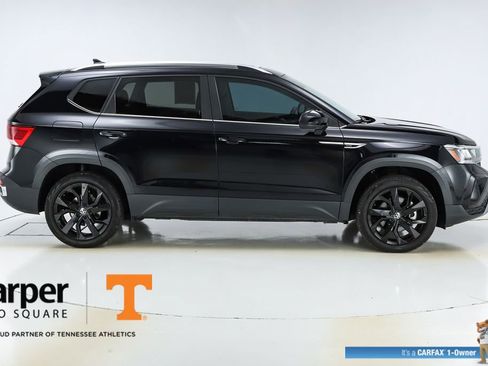 Used 2023 Volkswagen Taos SE w/ Panoramic Sunroof Package FWD image 48