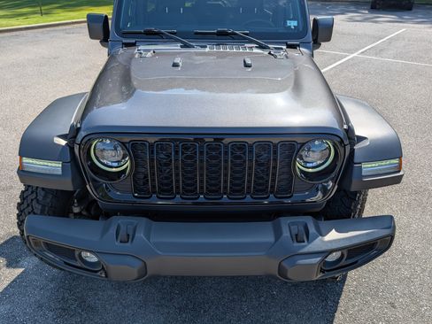 Used 2024 Jeep Wrangler Unlimited Sport AWD/4WD image 12