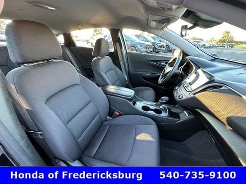 Used 2023 Chevrolet Malibu LT image 34