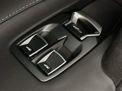 Used 2024 McLaren 750S Spider image 13