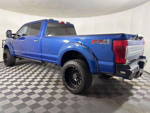 Used 2022 Ford F350 Platinum AWD/4WD image 2
