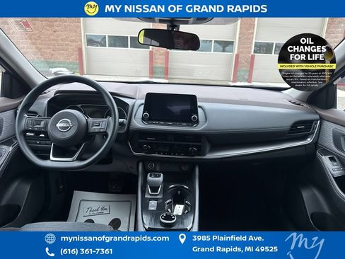 Used 2023 Nissan Rogue SV AWD/4WD image 13