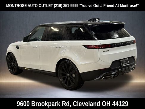 New 2025 Land Rover Range Rover Sport SE image 3