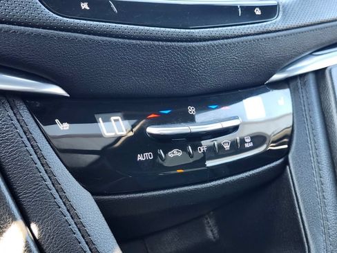 Used 2023 Cadillac XT5 Premium Luxury w/ LPO, Floor Liner Package AWD/4WD image 21