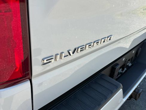 Certified 2023 Chevrolet Silverado 1500 High Country w/ High Country Premium Package AWD/4WD image 9