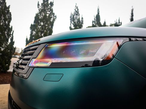 Used 2025 Land Rover Range Rover SV image 5