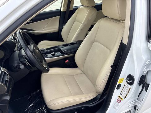 Used 2015 Lexus IS 250 RWD image 20