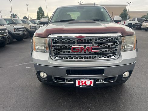 Used 2011 GMC Sierra 2500 SLT w/ SLT Convenience Package AWD/4WD image 38