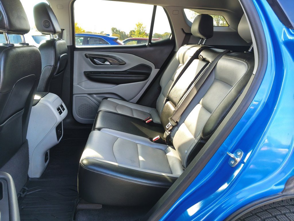 Used 2024 GMC Terrain SLT w/ LPO, Floor Liner Package AWD/4WD image 11