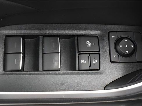 Used 2025 Toyota RAV4 XLE image 23