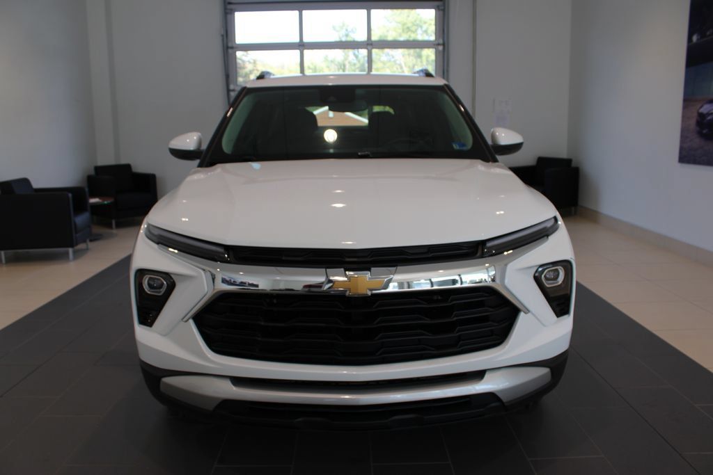 Used 2025 Chevrolet TrailBlazer LT w/ Convenience Package FWD image 13