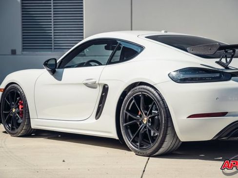 Used 2018 Porsche 718 Cayman GTS RWD image 59