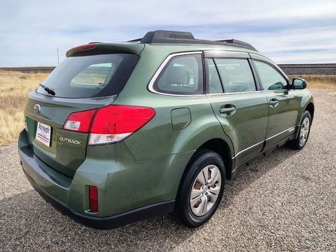 Used 2012 Subaru Outback 2.5i image 5