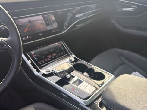 Used 2025 Audi Q8 Premium Plus image 9
