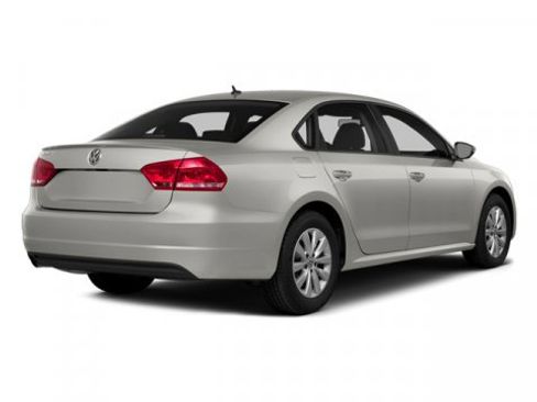Used 2014 Volkswagen Passat TDI SEL Premium image 2