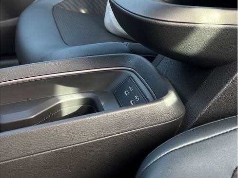 New 2026 Nissan Leaf Platinum+ w/ Cargo Package (Platinum+) image 16