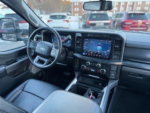 Used 2024 Ford F250 Lariat image 11