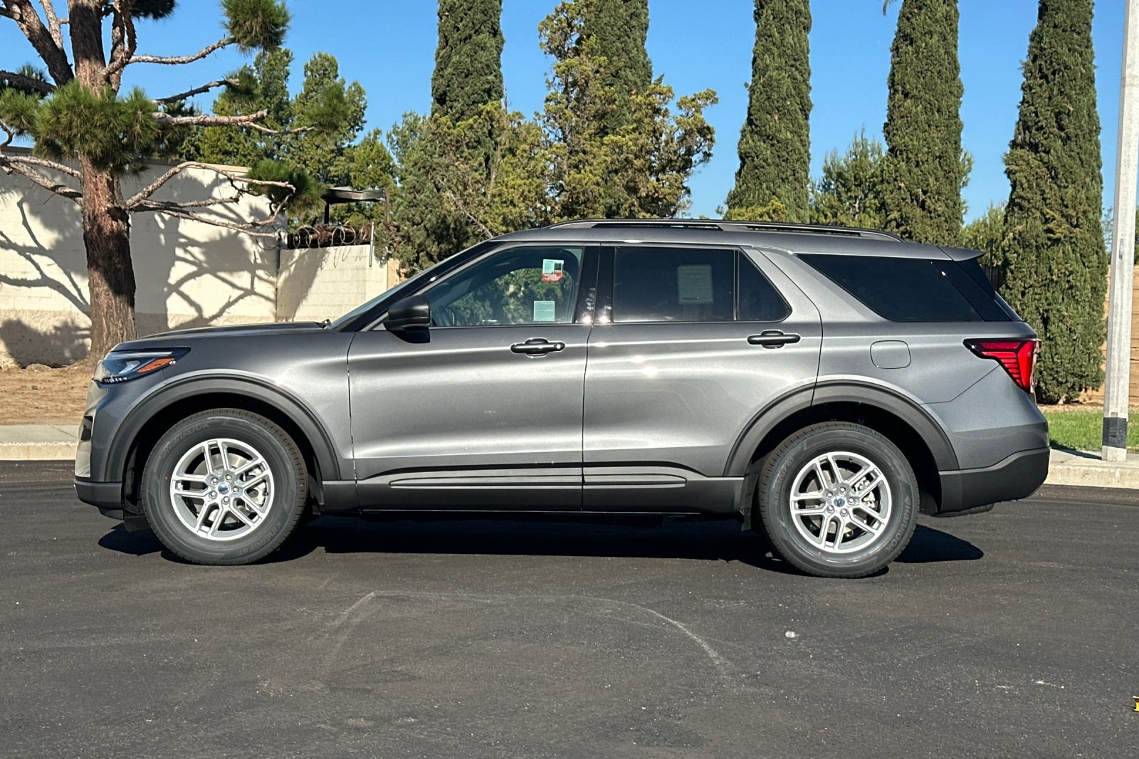 New 2027 Ford Explorer Active w/ Active Comfort Package RWD image 7