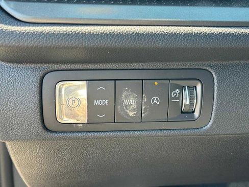 Used 2026 Chevrolet Traverse LT w/ Sun and Wheel Package AWD/4WD image 17