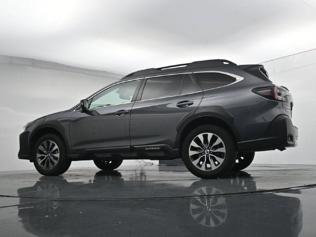 Used 2025 Subaru Outback Limited AWD/4WD image 42