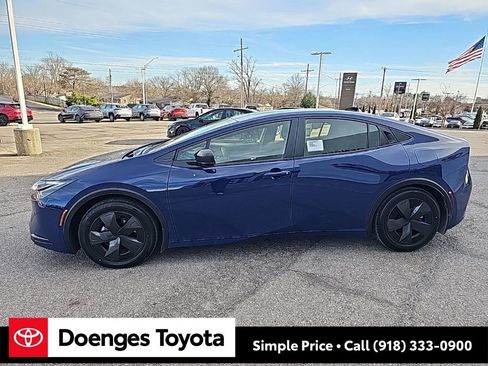 New 2026 Toyota Prius Plug-In Hybrid image 8