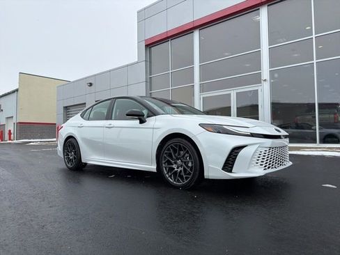 Certified 2025 Toyota Camry XSE image 1