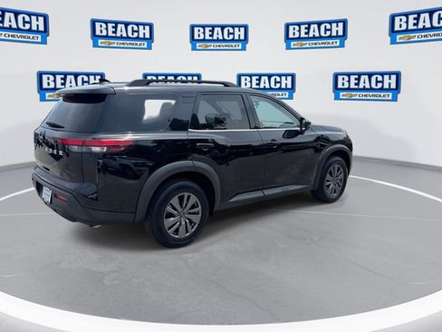 Used 2025 Nissan Pathfinder SV FWD image 8
