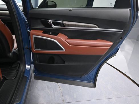 Certified 2023 Kia Telluride EX image 21
