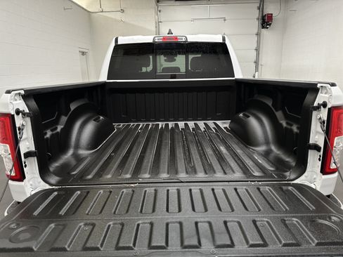 Used 2020 RAM 1500 Big Horn AWD/4WD image 13