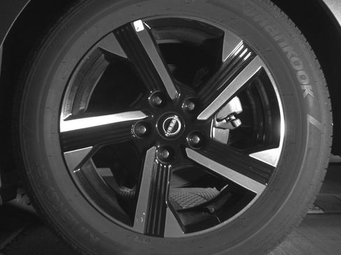 Used 2025 Nissan Sentra SV image 14