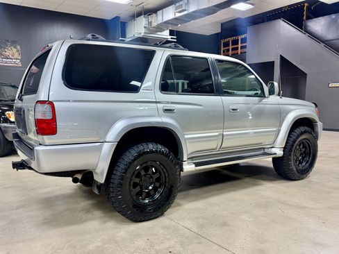 Used 2000 Toyota 4Runner Limited AWD/4WD image 6