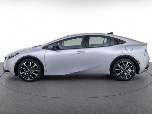 New 2026 Toyota Prius Plug-In Hybrid FWD image 6