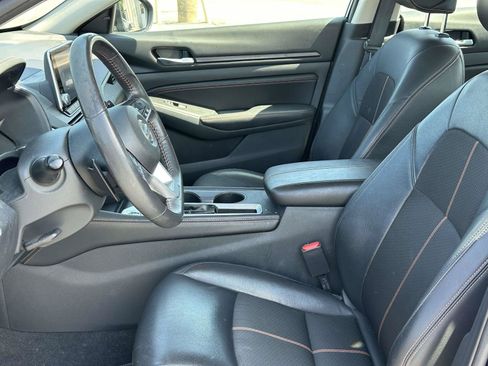 Used 2022 Nissan Altima 2.5 SR FWD image 8