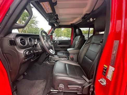 Used 2023 Jeep Wrangler Unlimited Sahara w/ Cold Weather Group AWD/4WD image 24