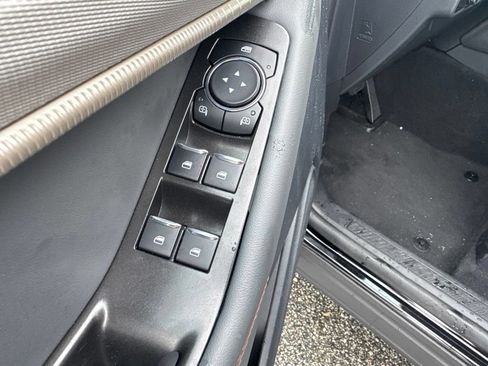 Used 2026 Ford Explorer Active AWD/4WD image 18
