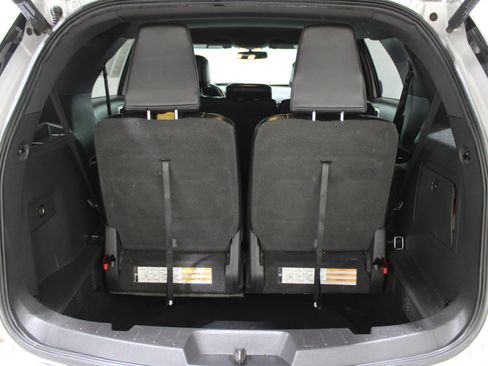 Used 2013 Ford Explorer XLT image 24