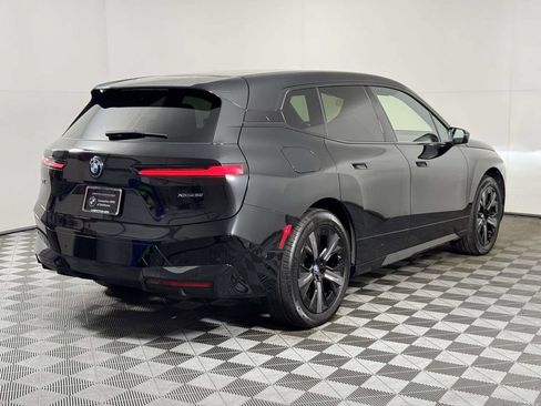 Used 2024 BMW iX xDrive50 w/ Sport Package AWD/4WD image 10