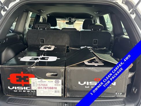 Used 2024 Jeep Grand Cherokee Laredo w/ Trailer Tow Package image 10