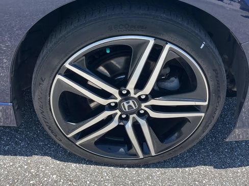 Used 2017 Honda Accord Sport image 18
