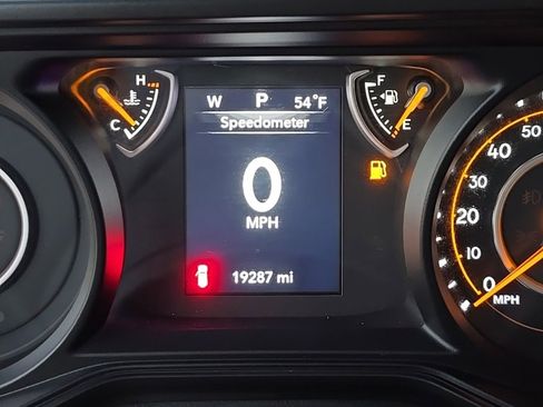 Used 2024 Jeep Wrangler Willys image 12