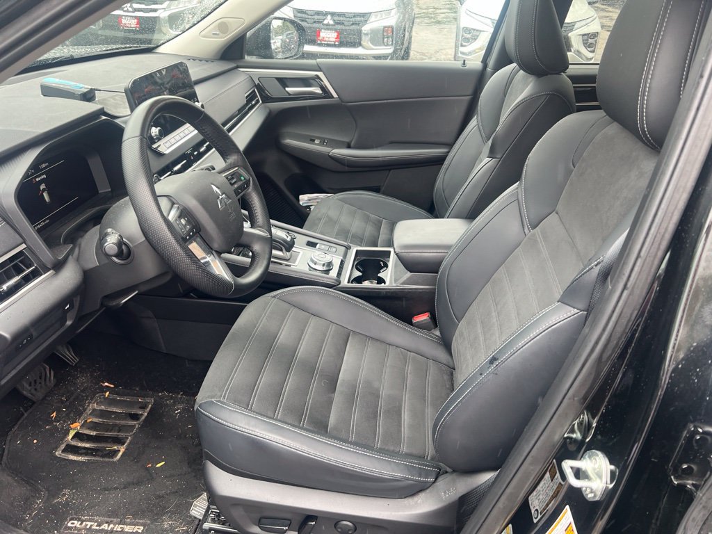 Used 2023 Mitsubishi Outlander SE AWD/4WD image 6