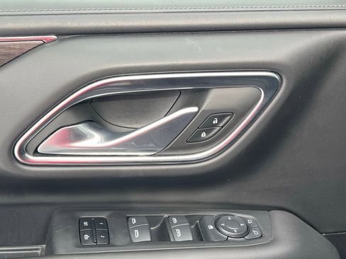 Used 2024 Chevrolet Suburban LT image 26