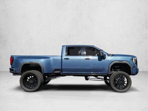 Used 2024 GMC Sierra 3500 Denali Ultimate image 8