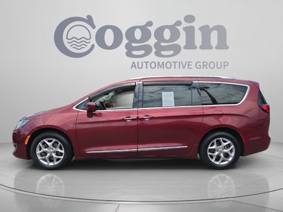 Used 2018 Chrysler Pacifica Touring-L w/ Tire & Wheel Group