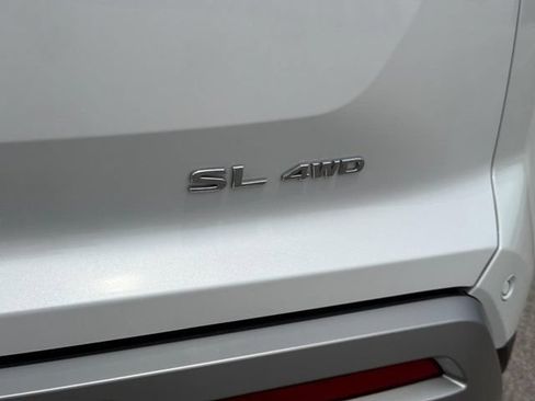Used 2025 Nissan Pathfinder SL AWD/4WD image 8