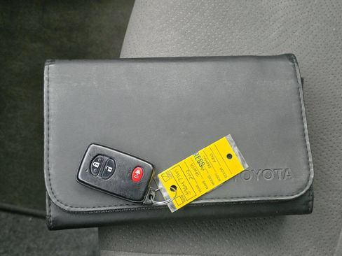 Used 2012 Toyota Prius Two FWD image 12