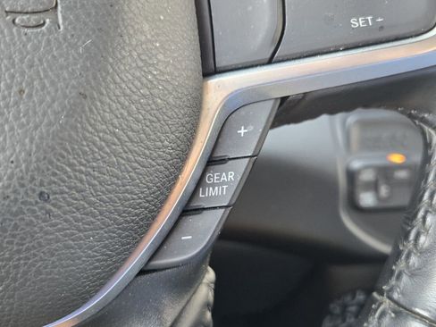 Used 2024 RAM 2500 Big Horn AWD/4WD image 24